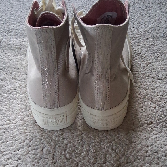 Converse High-Top Sneakers in Beige and White - Picture 4 of 5